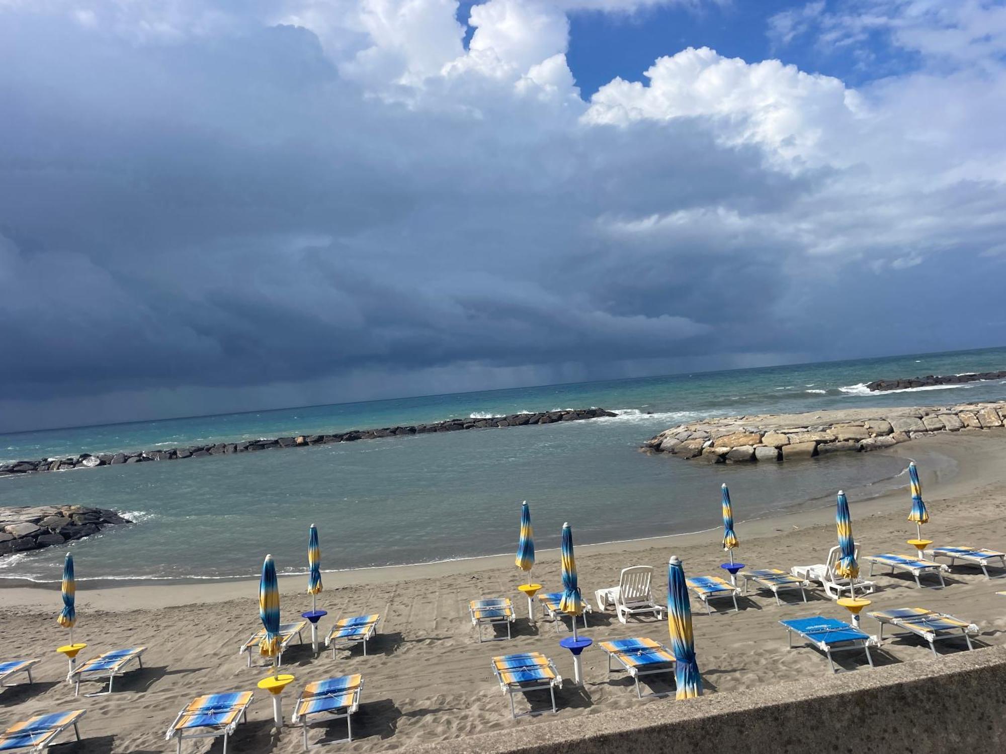 Casa Del Cardinale Appartement Santo Stefano al Mare Buitenkant foto